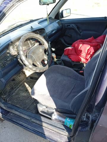 Volkswagen Vento 1.8 MT