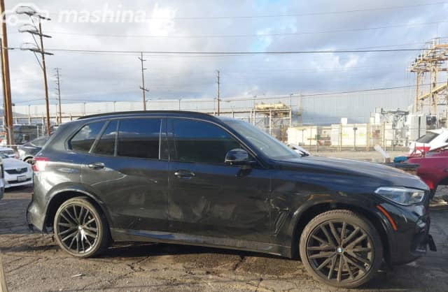 BMW X5 IV (G05/G18) M50i 4.4 AT 4WD