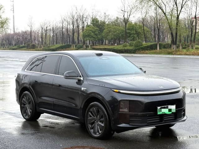 LiXiang L6 1.5hyb AT 4WD