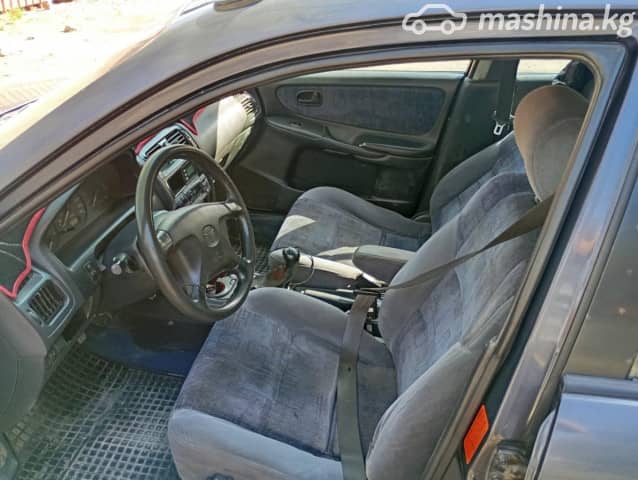 Mazda 626 V (GF) 2.0 MT