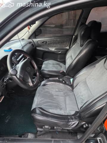 Mazda 626 V (GF) 1.8 MT