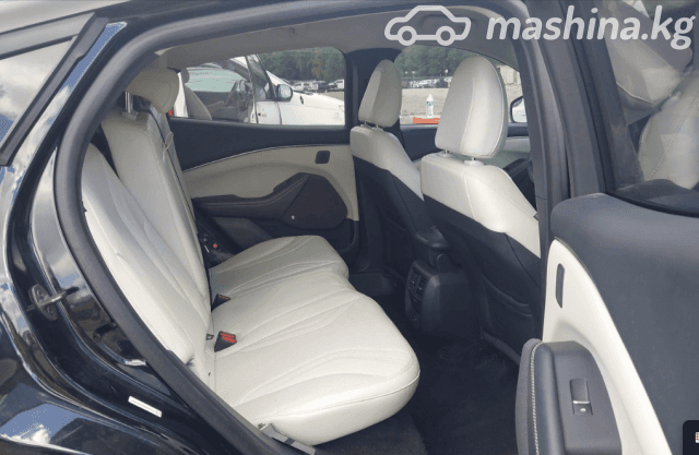 Ford Mustang Mach-E I 98 kWh Electro AT