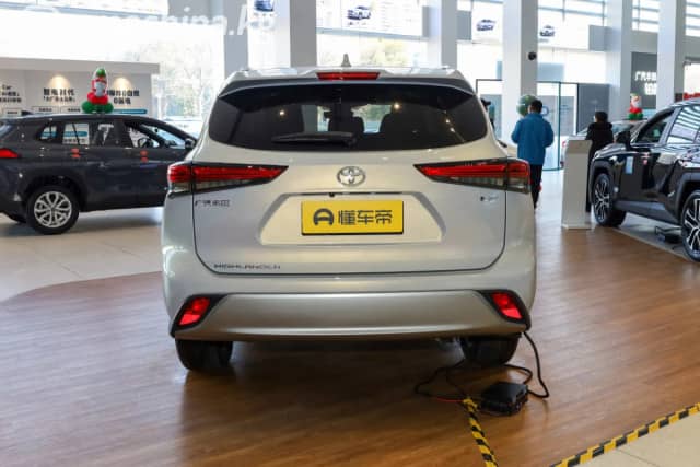 Toyota Highlander IV (U70) 2.5hyb AT 4WD