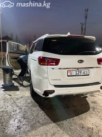 Kia Carnival III 2.2d AT