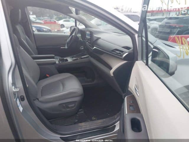 Toyota Sienna IV 2.5hyb AT