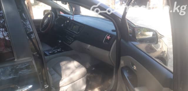 Kia Carnival III 2.2d AT
