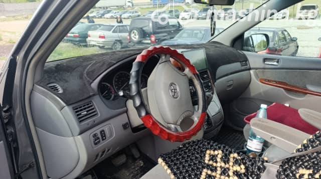Toyota Sienna II 3.3 AT 4WD