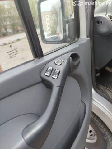 Mercedes-Benz Фургон (6х2)