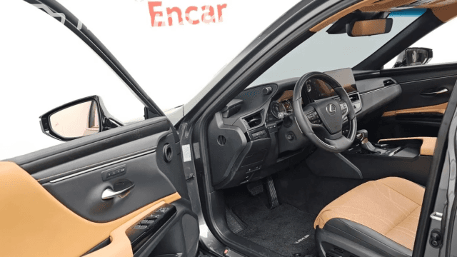 Lexus ES VII Рестайлинг 300h 2.5hyb CVT