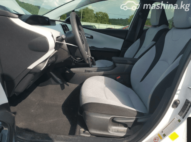 Toyota Prius IV Рестайлинг (XW50) 1.8hyb AT