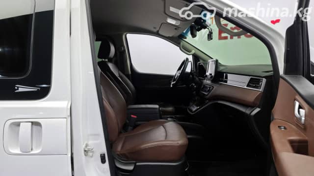 Hyundai Starex (H-1) II Рестайлинг 2 2.5d AT 4WD