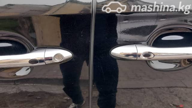 Kia Carnival III 3.3 AT