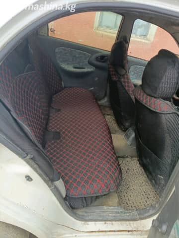 Daewoo Lanos (Sens) 1.5 MT