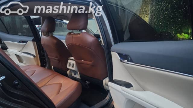 Toyota Camry (Japan) XV70 рестайлинг 2.5hyb AT
