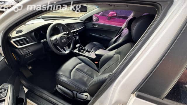 Kia K5 II 2.0 AT