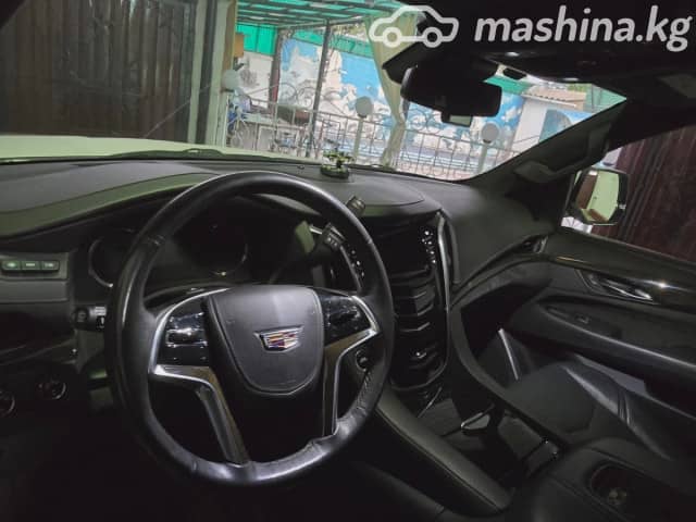 Cadillac Escalade IV 6.2 AT 4WD