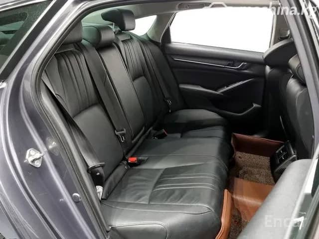 Honda Accord X 2.0hyb CVT