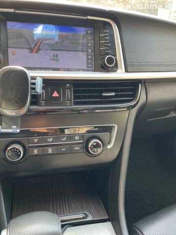 Kia K5 II 2.0 AT