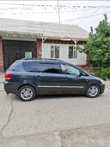 Toyota Avensis Verso 2.0d MT