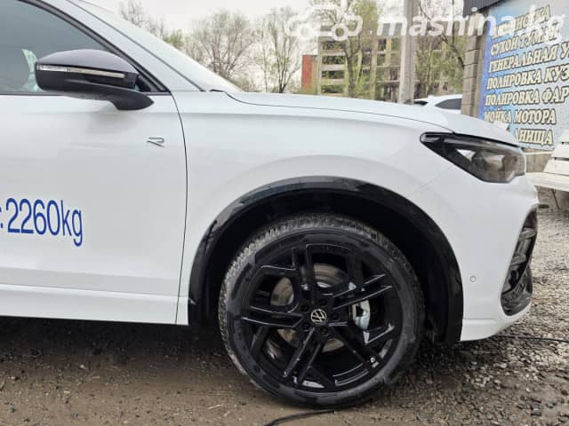 Volkswagen Tiguan III (China Market) 2.0 AMT 4WD
