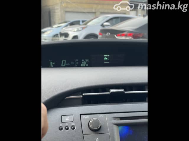 Toyota Prius III Рестайлинг (XW30) 1.8hyb AT