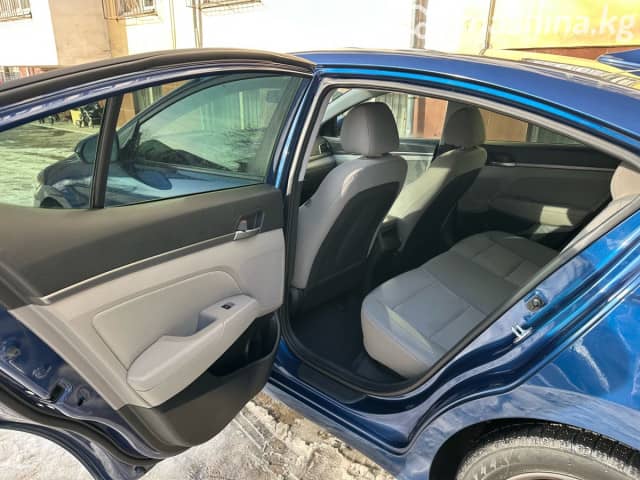 Hyundai Elantra VI (AD) 2.0 AT