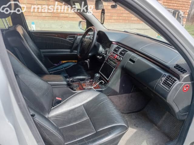 Mercedes-Benz E-Класс II (W210, S210) Рестайлинг 220 2.2d AT