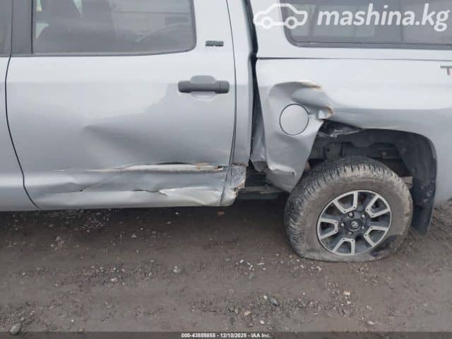Toyota Tundra II Рестайлинг CrewMax 5.7 AT 4WD