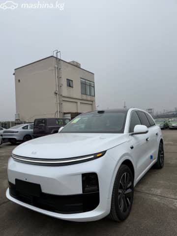 LiXiang L6 1.5hyb AT 4WD