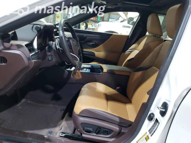 Lexus ES VII Рестайлинг 300h 2.5hyb CVT
