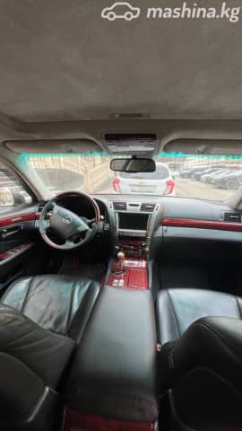 Lexus LS IV 600h L 5.0hyb CVT 4WD