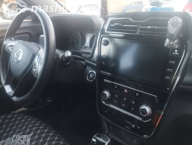SsangYong Tivoli I Рестайлинг 1.6d AT
