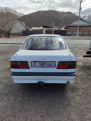 Nissan Primera I (P10) 1.6 MT