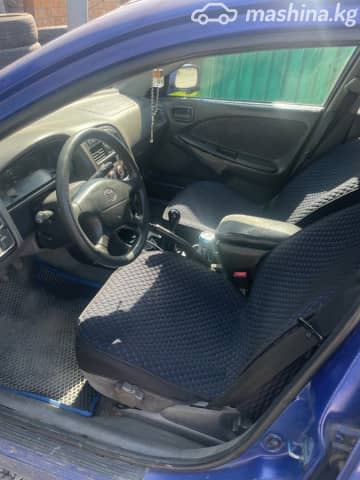 Toyota Avensis I 1.6 MT