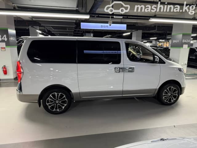 Hyundai Starex (H-1) II Рестайлинг 2 2.5d AT 4WD