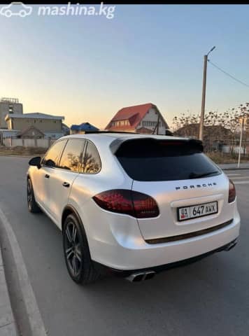 Porsche Cayenne II (958) Turbo 4.8 AT 4WD