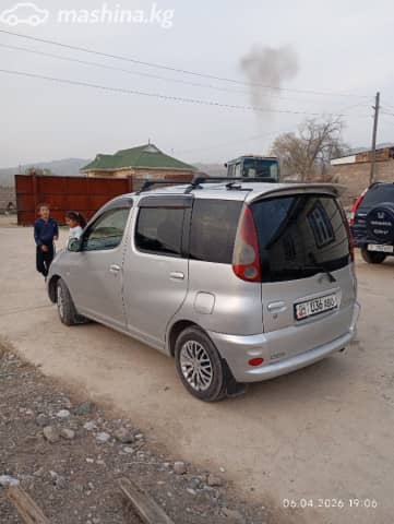 Toyota FunCargo 1.5 AT