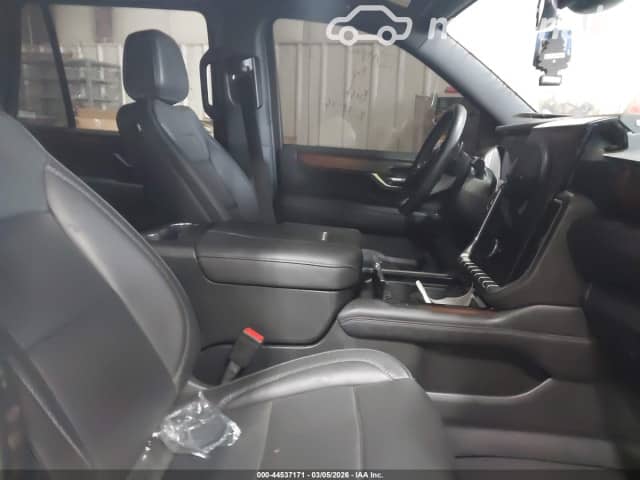 GMC Yukon V 6.2 AT 4WD