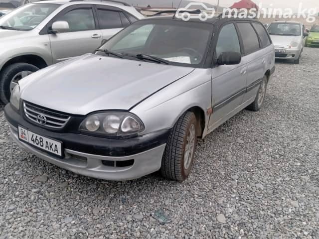 Toyota Avensis I 1.8 MT
