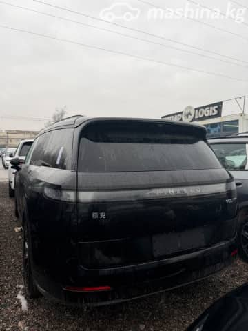 Lynk & Co 900 2.0hyb AT 4WD