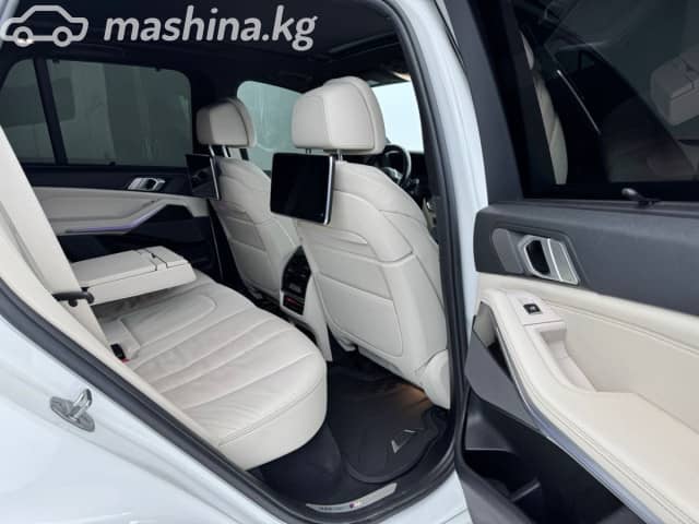 BMW X5 IV (G05/G18) 50i 4.4 AT 4WD
