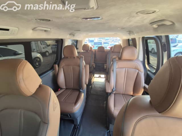 Hyundai Staria 2.2d AT