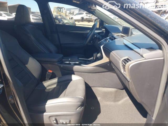 Lexus NX I Рестайлинг 300 2.0 AT