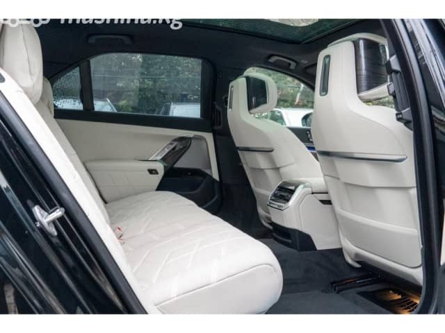 BMW 7 серии VII (G70) M760e xDrive 3.0hyb AT 4WD