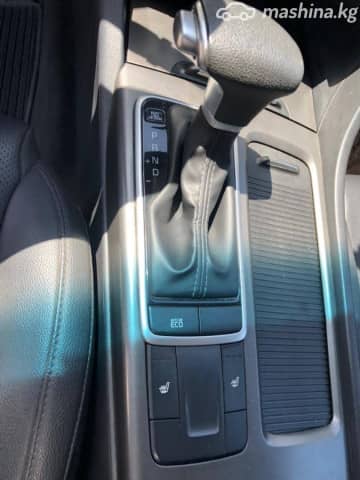 Kia K5 II 2.0 AT