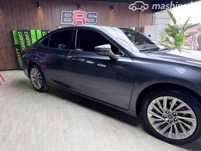 Lexus ES VII Рестайлинг 300h 2.5hyb CVT