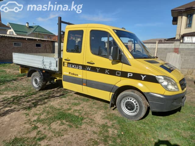Mercedes-Benz Бортовой (4х2)
