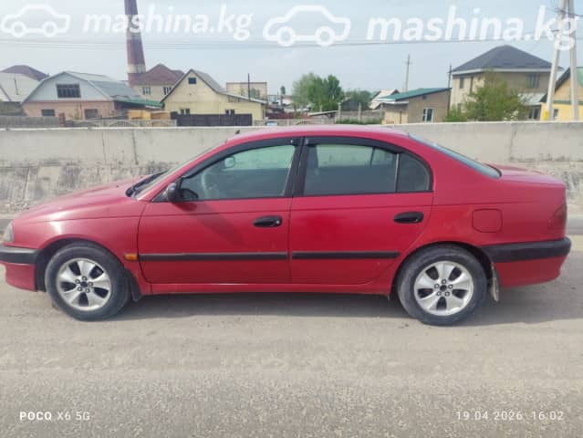 Toyota Avensis I 1.6 MT