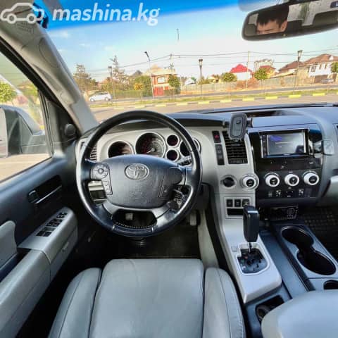 Toyota Sequoia II 5.7 AT 4WD