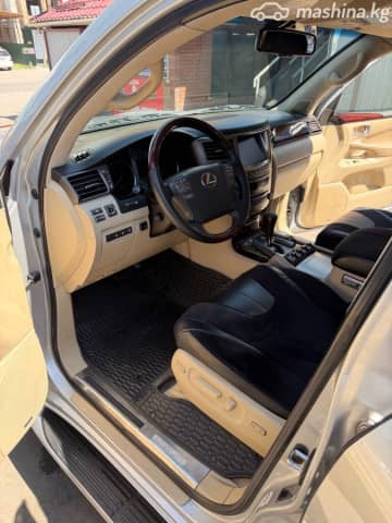 Lexus LX III 570 5.7 AT 4WD